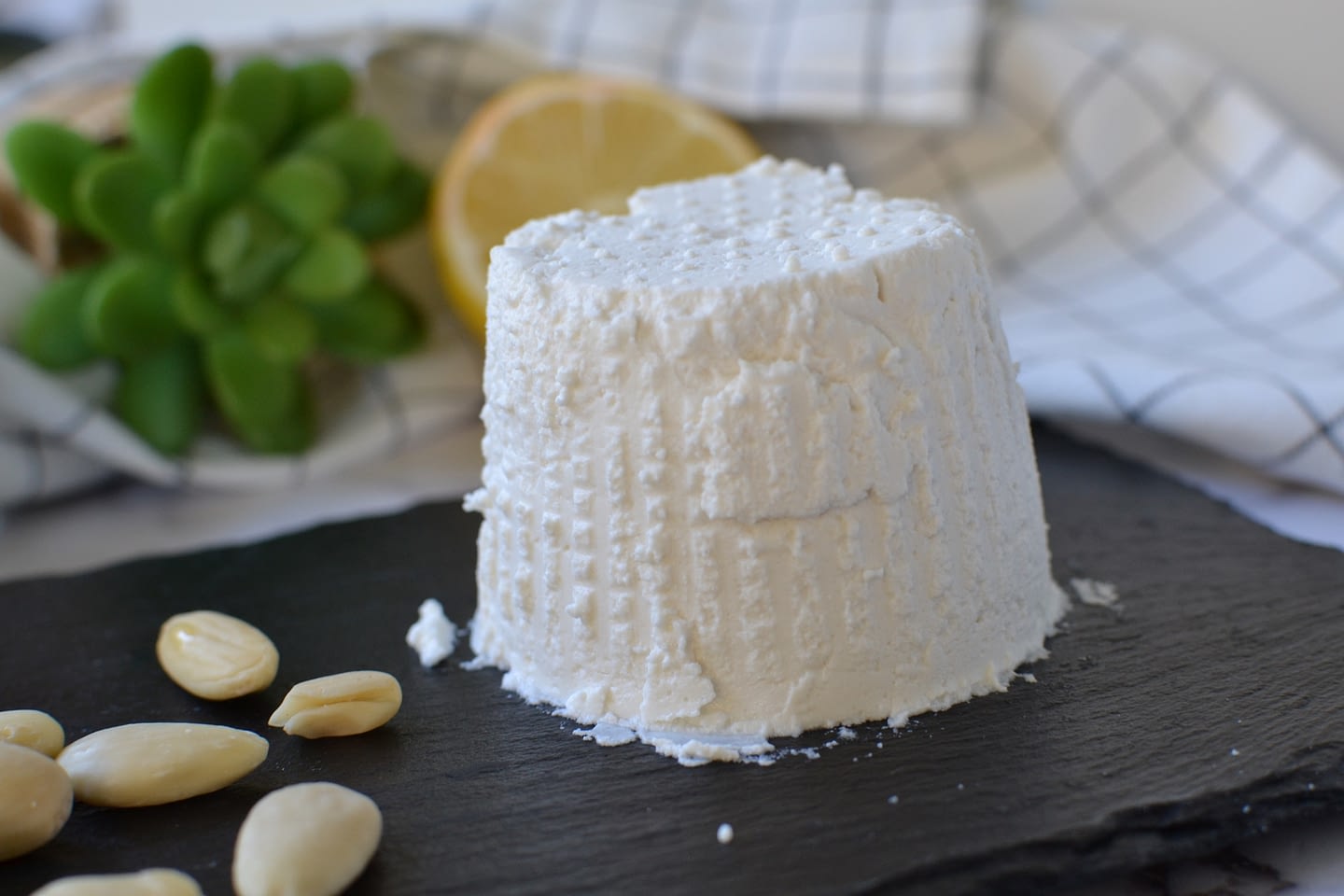ricotta di mandorle