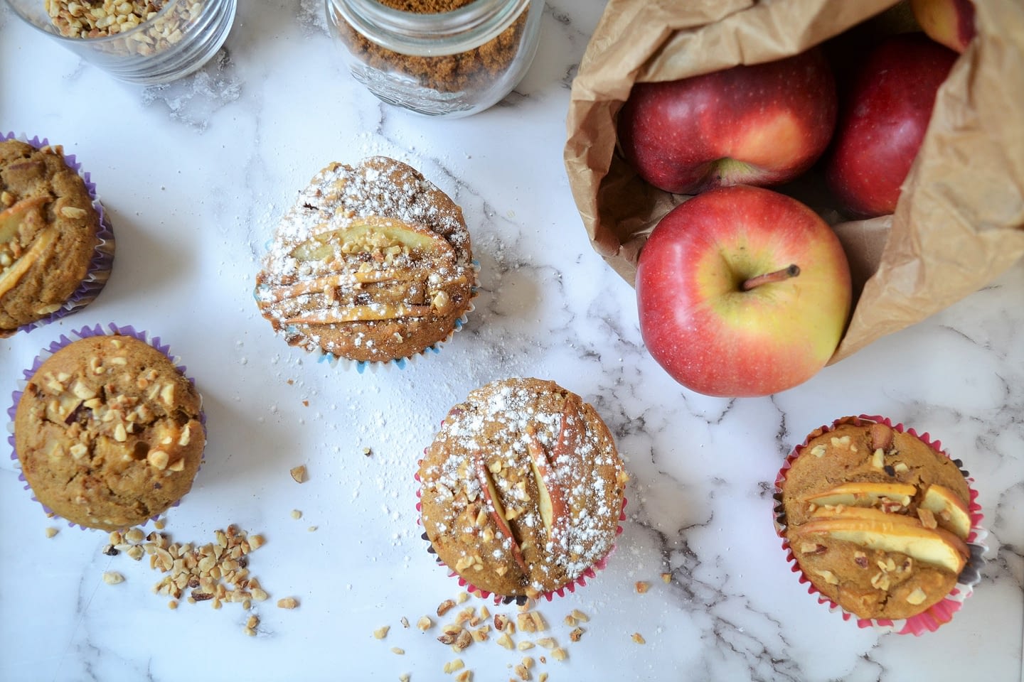Muffin con mele e nocciole